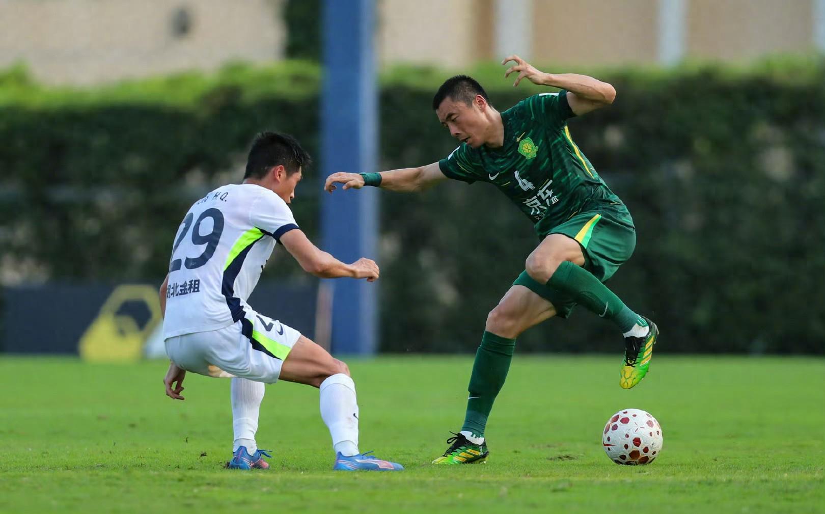 开云品牌平台-李磊伤了国安新援首秀改位置成功，蒙哥推翻无效控球 激活张玉宁